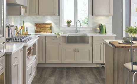 kitchen with backsplash